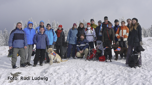 Dogxaid Schneeschuhtour 2014. Mensch-Hunde-Rudel auf der Rukowitzschachten Dogxaid Schneeschuhtour 2014. Mensch-Hunde-Rudel auf der Rukowitzschachten